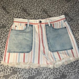 American Eagle mom short
